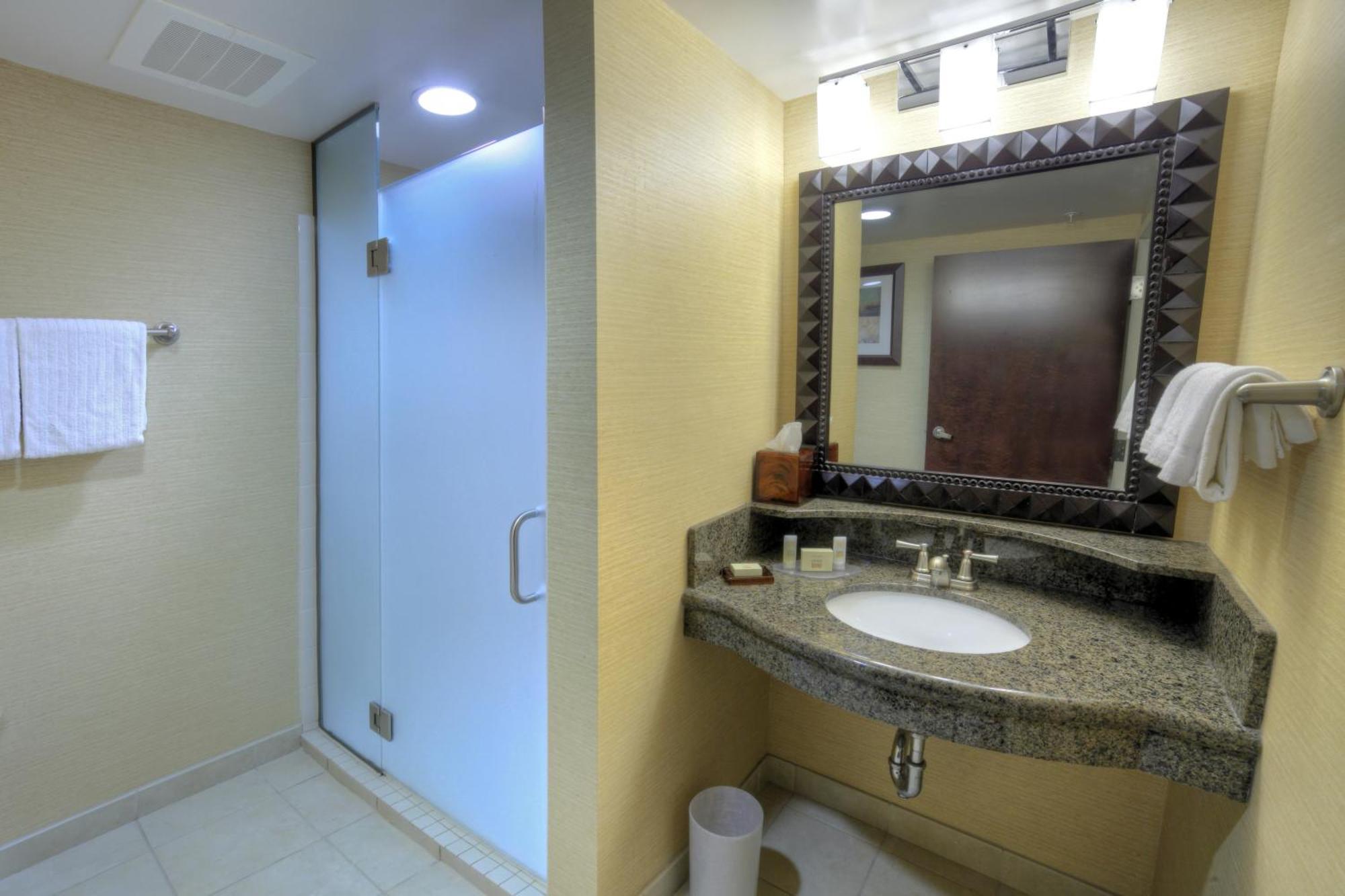 คอร์ตยาร์ด เลค เพลซิด Hotel เลคแพลซิด ภายนอก รูปภาพ